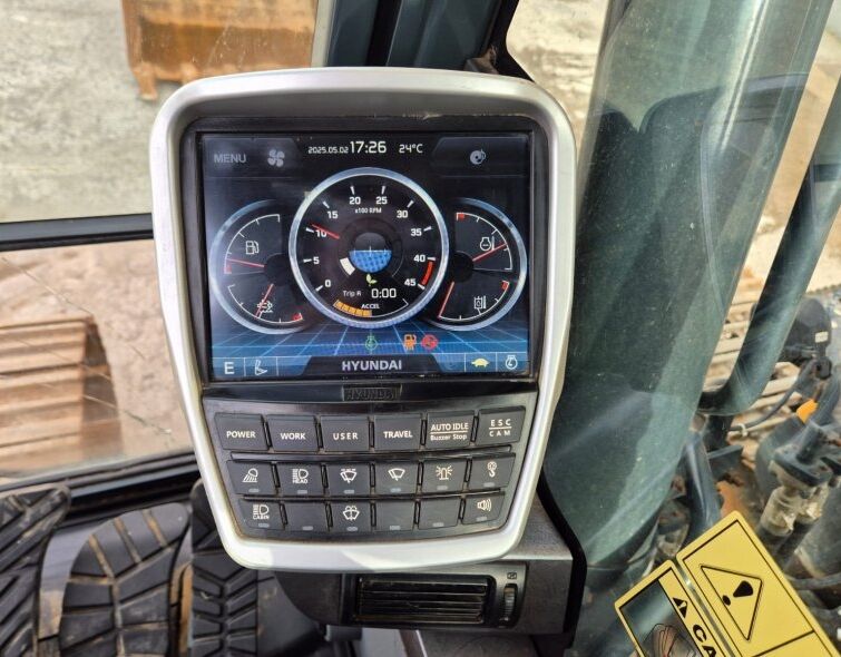 HYUNDAI  HX220L