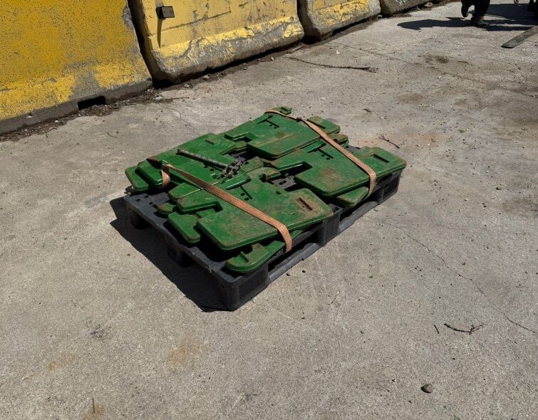 - CONTRAP?S TRACTOR JOHN DEERE