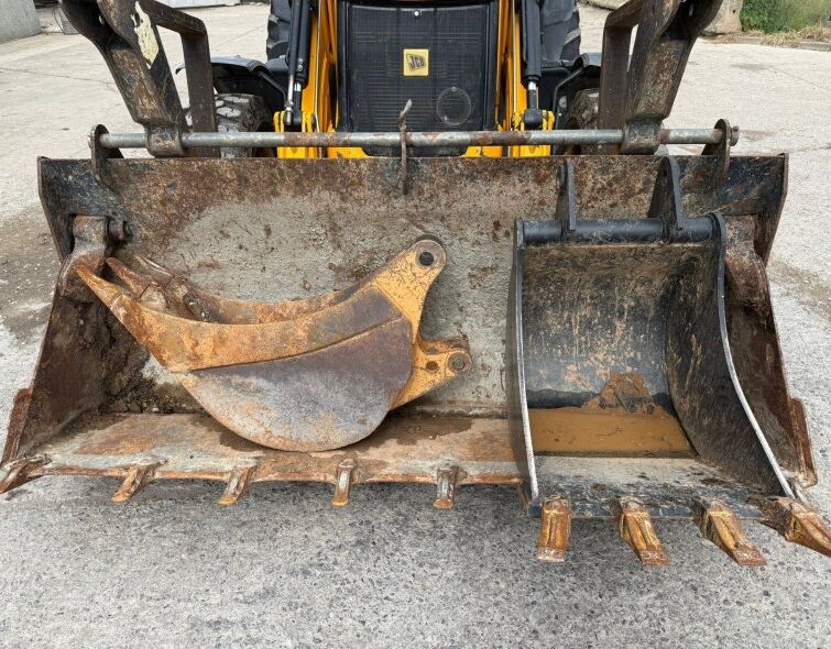 - JCB 3CX MIXED BACKHOE LOADER