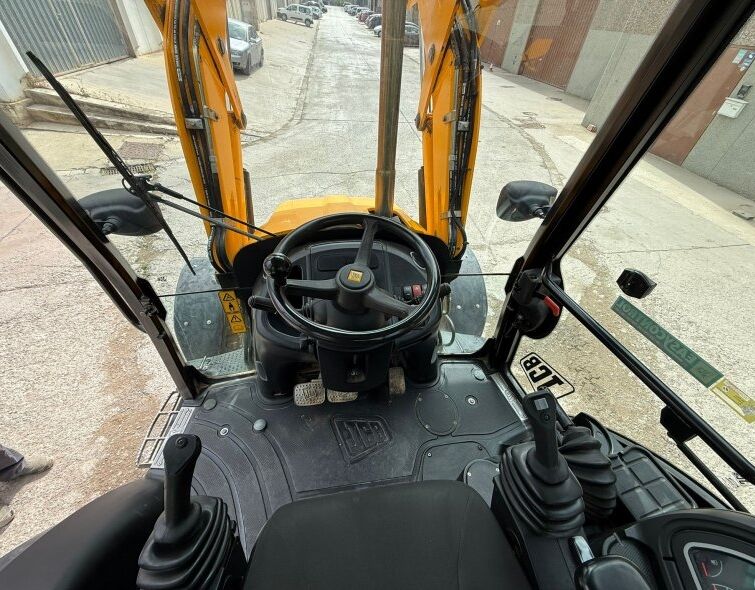 - JCB 3CX MIXED BACKHOE LOADER