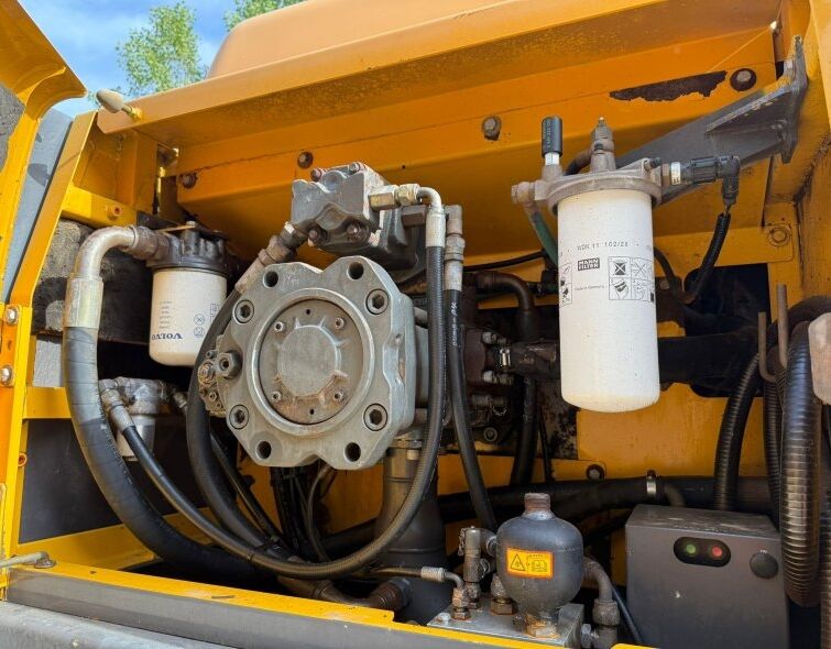 VOLVO  EC360 BLC