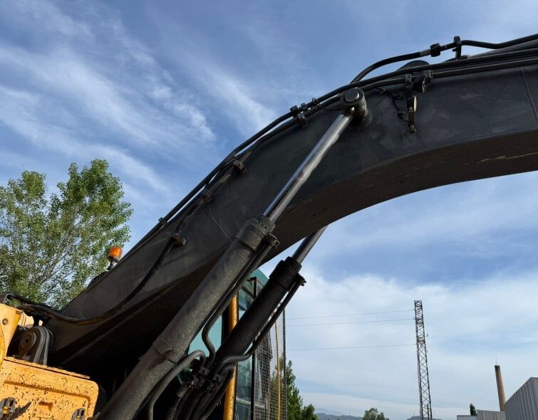 VOLVO  EC360 BLC