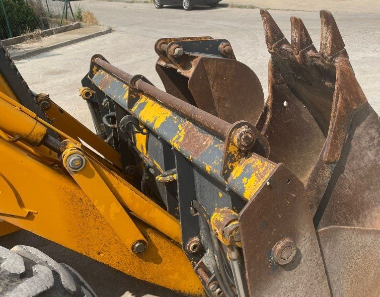 JCB  3CX ***EXTENDABLE/CLAM***