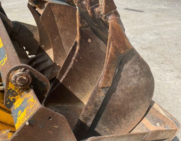 JCB  3CX ***EXTENDABLE/CLAM***