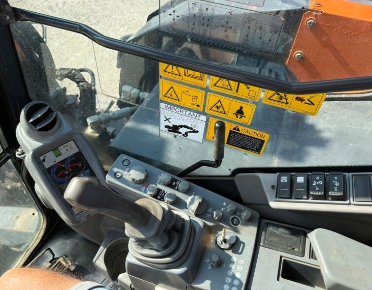 HITACHI  ZX85 US B-5A
