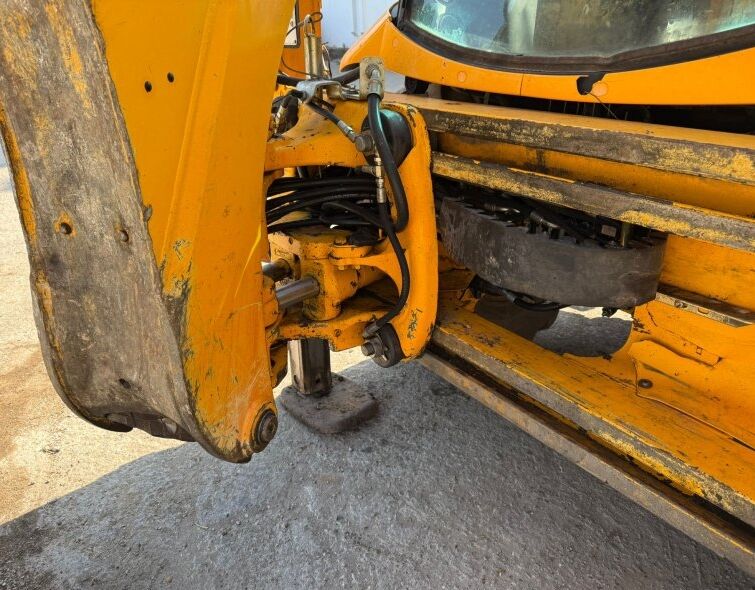 JCB 3CX ***ENGANCHE RÁPIDO DELANTERO***