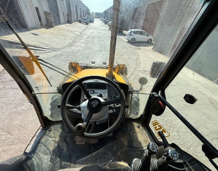 JCB 3CX ***ENGANCHE RÁPIDO DELANTERO***