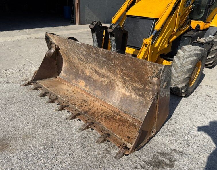JCB 3CX ***ENGANCHE RÁPIDO DELANTERO***