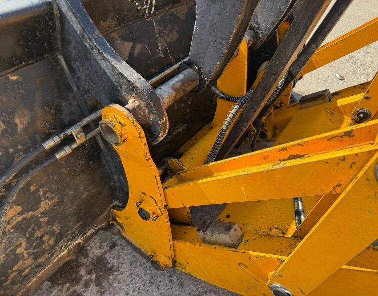 JCB 3CX ***ENGANCHE RÁPIDO DELANTERO***