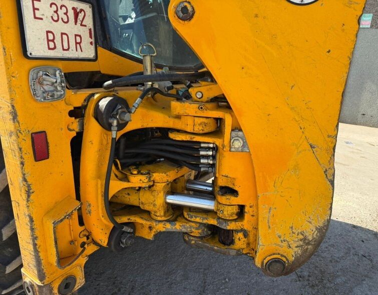 JCB 3CX ***ENGANCHE RÁPIDO DELANTERO***