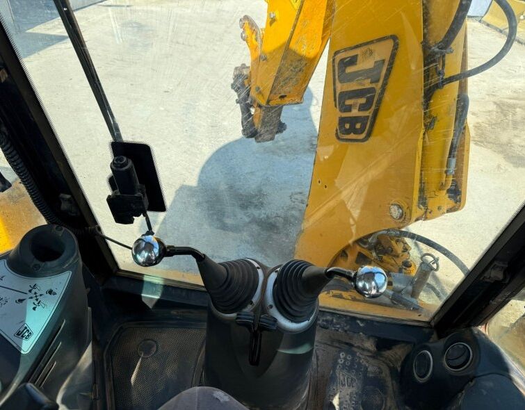 JCB 3CX ***ENGANCHE RÁPIDO DELANTERO***