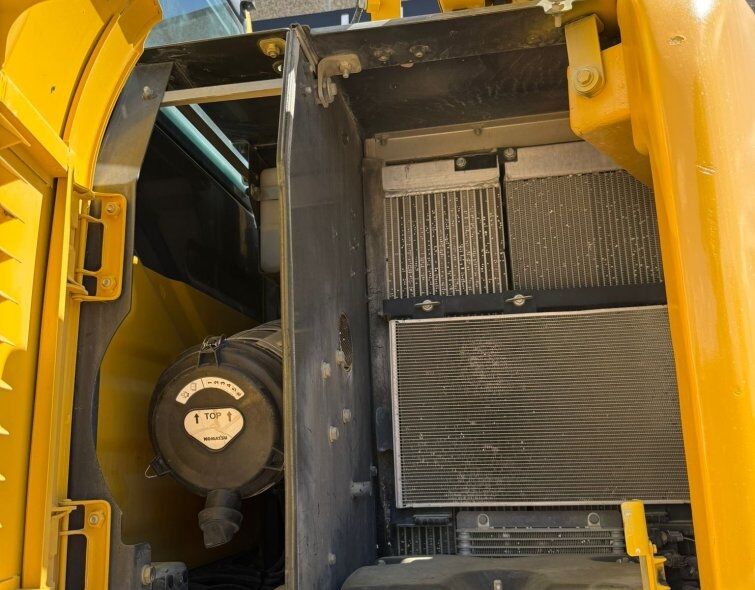 KOMATSU PW148-11