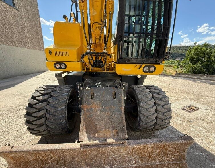 KOMATSU PW148-11
