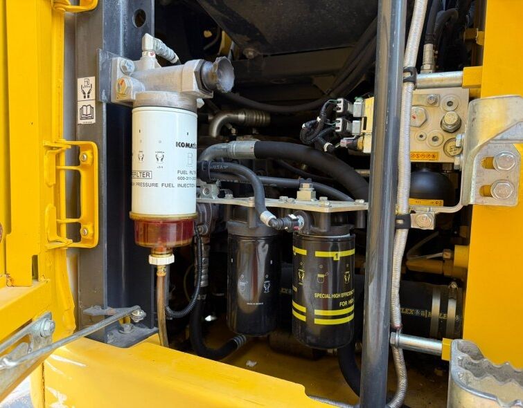 KOMATSU PW148-11