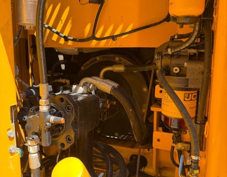 JCB  131X LCD