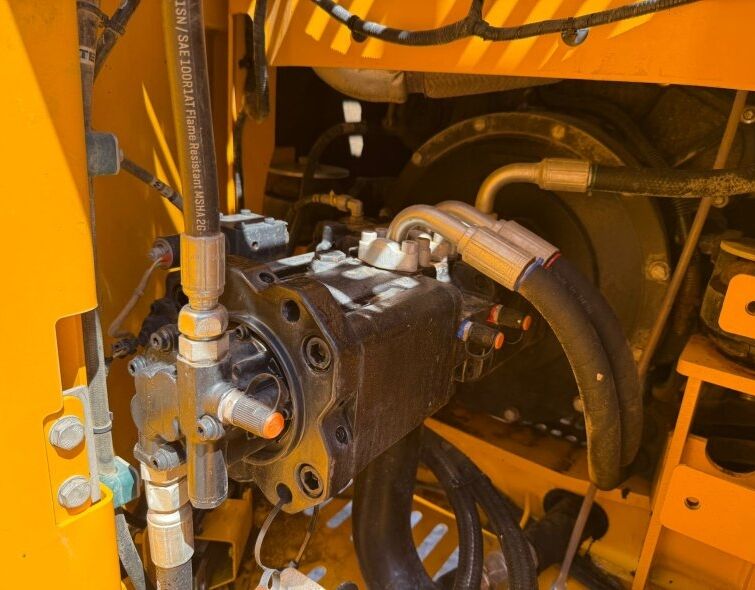 JCB  131X LCD