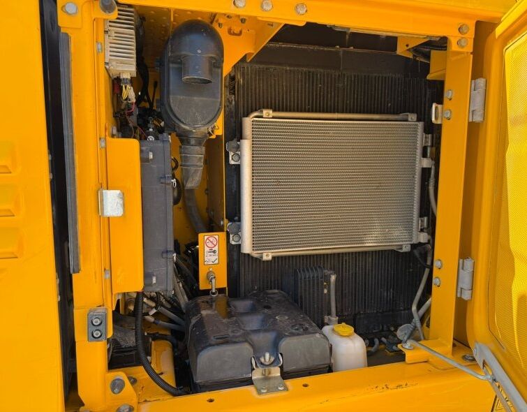 JCB  131X LCD