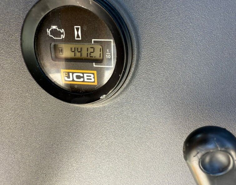 JCB  131X LCD