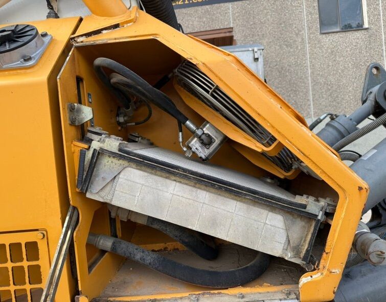 LIEBHERR PR 746 L
