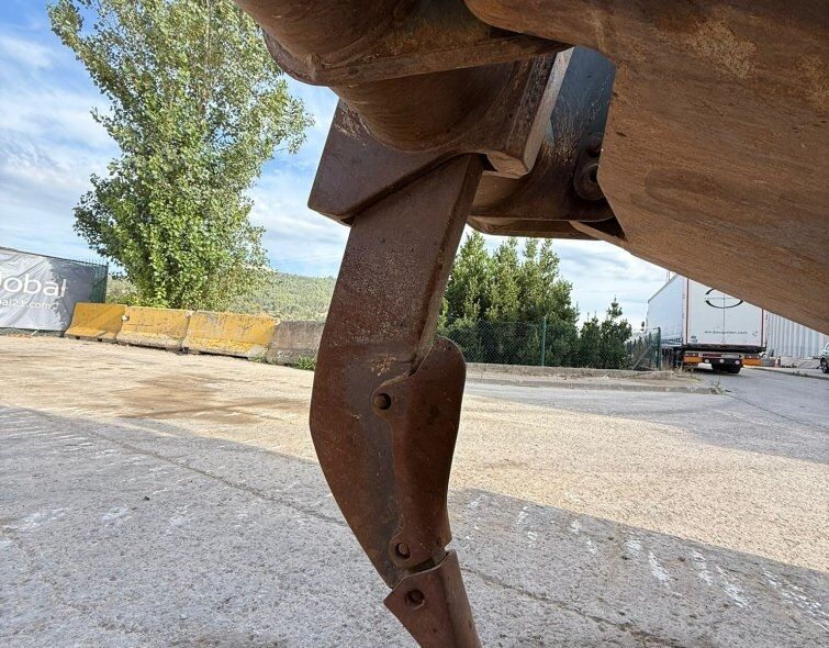 LIEBHERR PR 746 L