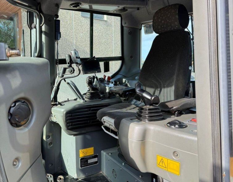 LIEBHERR PR 746 L