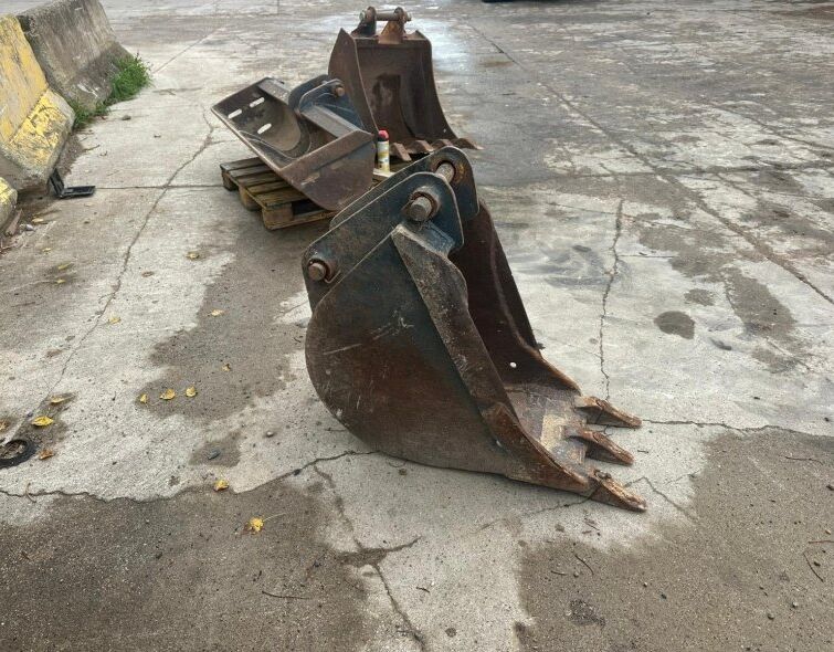 - SAUCEPAN 40 CM