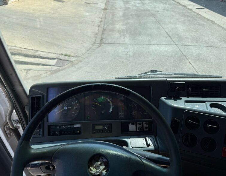 MERCEDES ACTROS 2640 DUMP CRANE