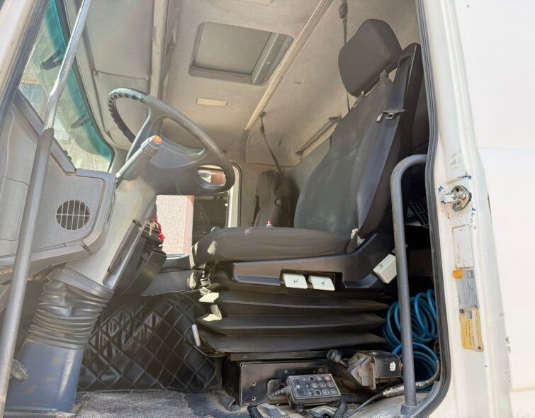 MERCEDES ACTROS 2640 DUMP CRANE