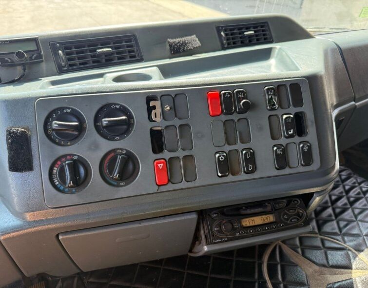 MERCEDES ACTROS 2640 DUMP CRANE