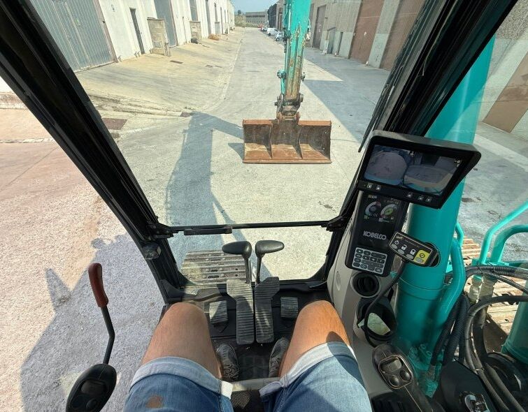 KOBELCO  SK210 LC-10
