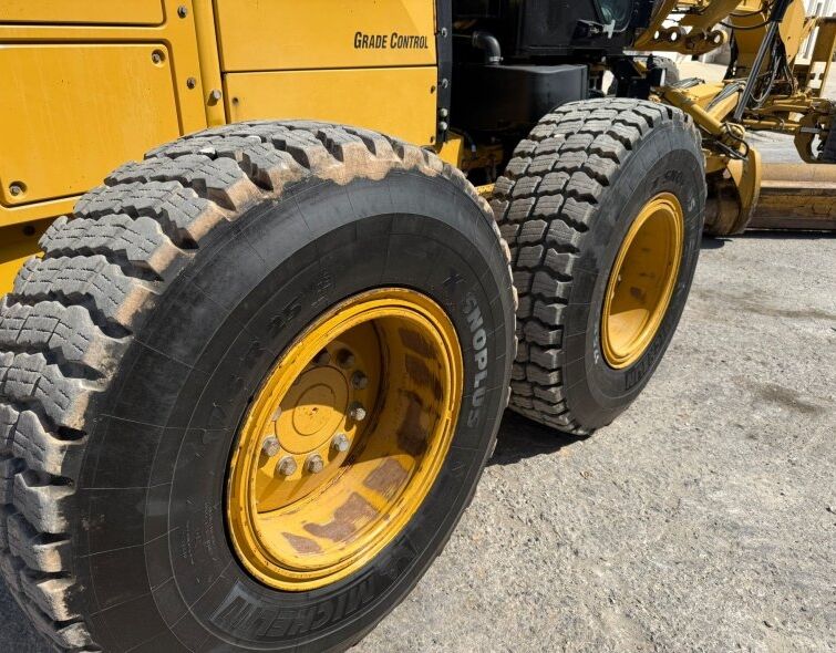 CATERPILLAR  140M3 AWD***REGISTERED***