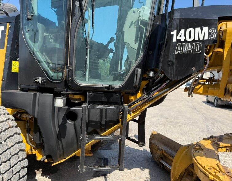 CATERPILLAR  140M3 AWD***REGISTERED***