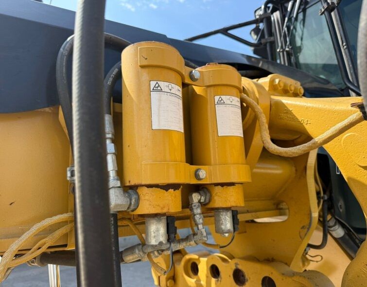 CATERPILLAR  140M3 AWD***REGISTERED***