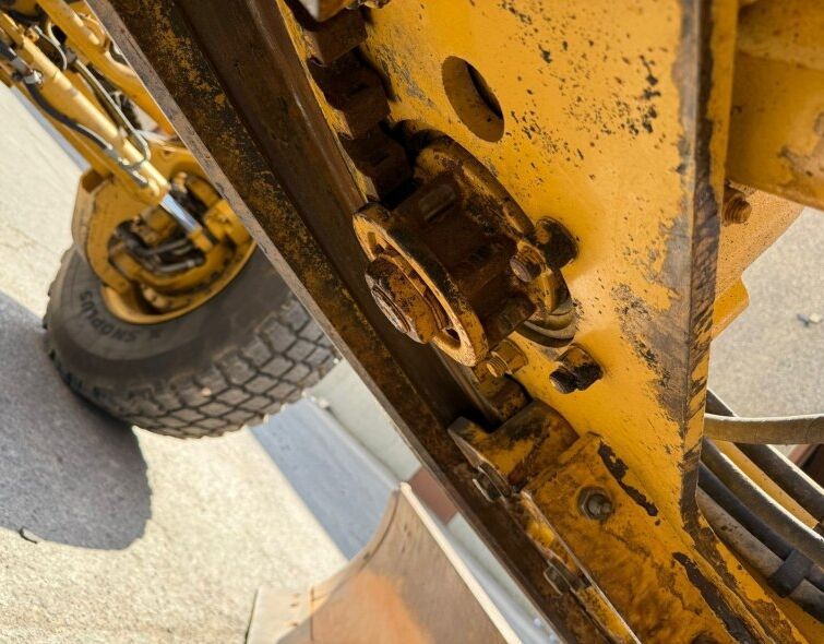 CATERPILLAR  140M3 AWD***REGISTERED***
