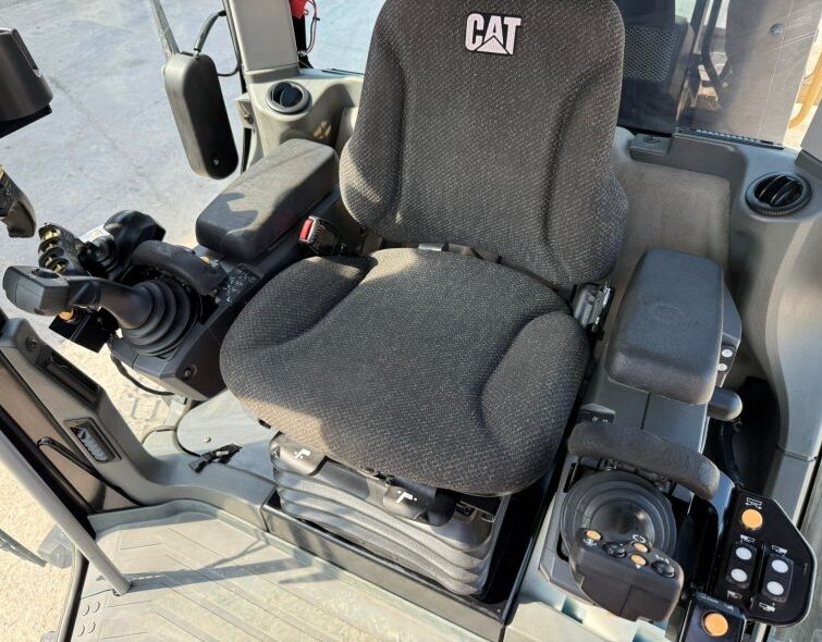 CATERPILLAR  140M3 AWD***REGISTERED***