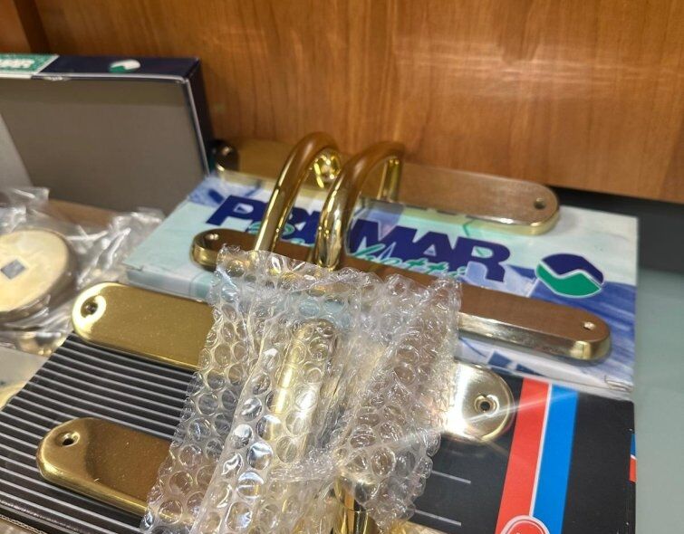 - LOTE DE MANILLAS PARA PUERTAS