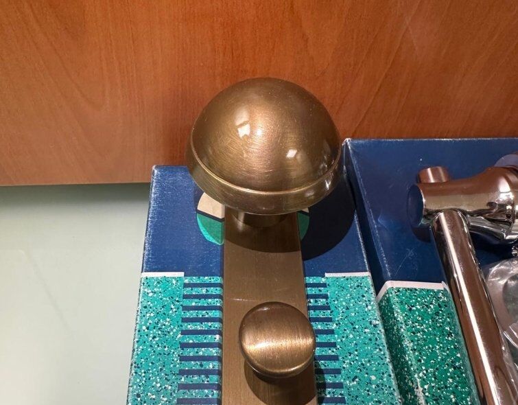 - LOTE DE MANILLAS PARA PUERTAS