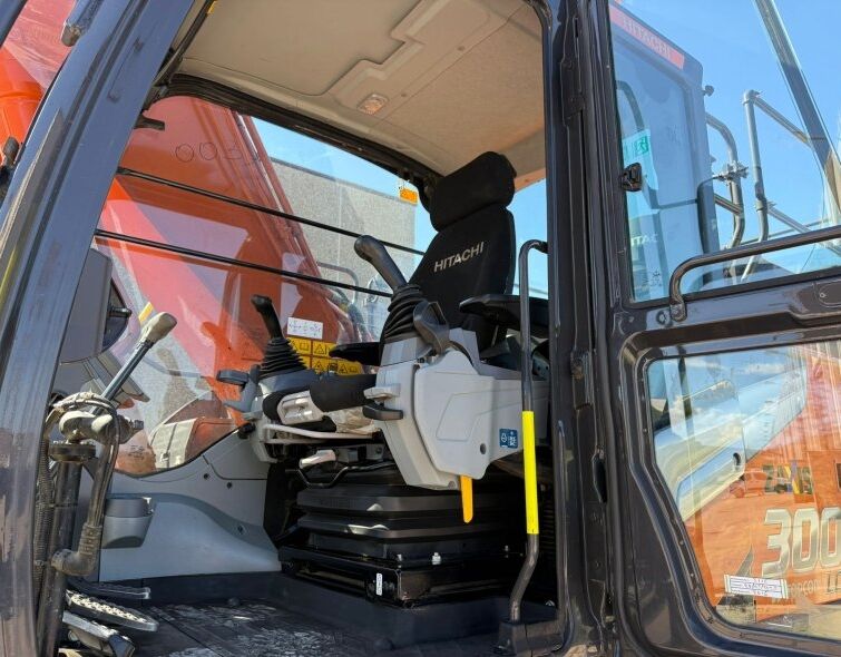 HITACHI ZX300 LC-7