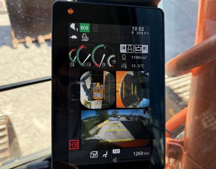 HITACHI ZX300 LC-7