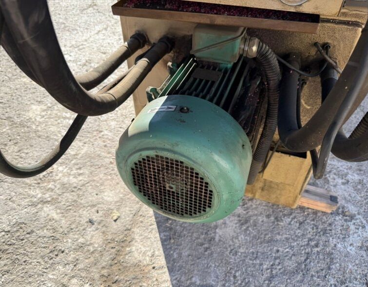 SOMAR PLASTIC INJECTION MACHINE 125TN