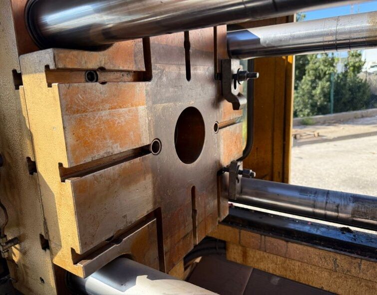SOMAR PLASTIC INJECTION MACHINE 125TN