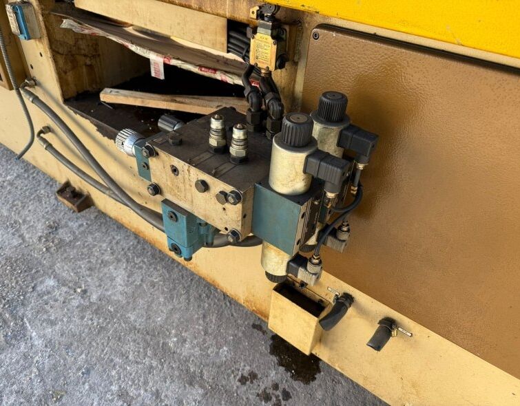 SOMAR PLASTIC INJECTION MACHINE 125TN