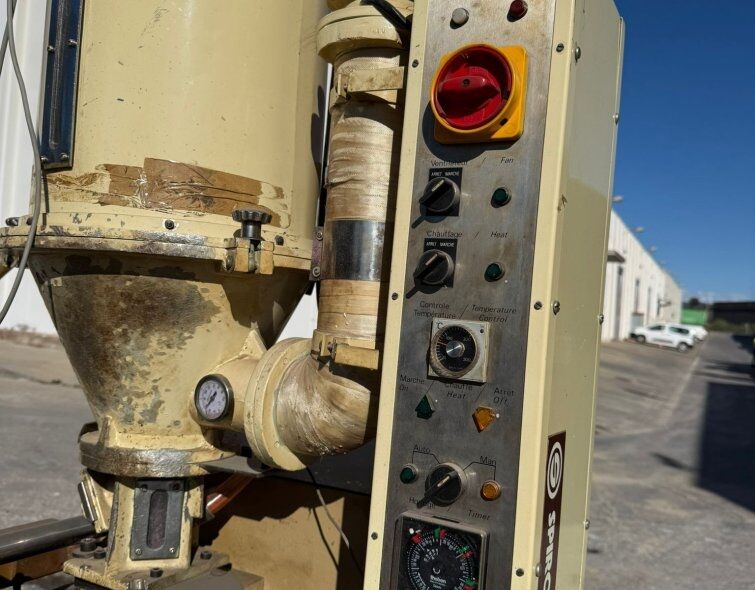 SOMAR PLASTIC INJECTION MACHINE 125TN