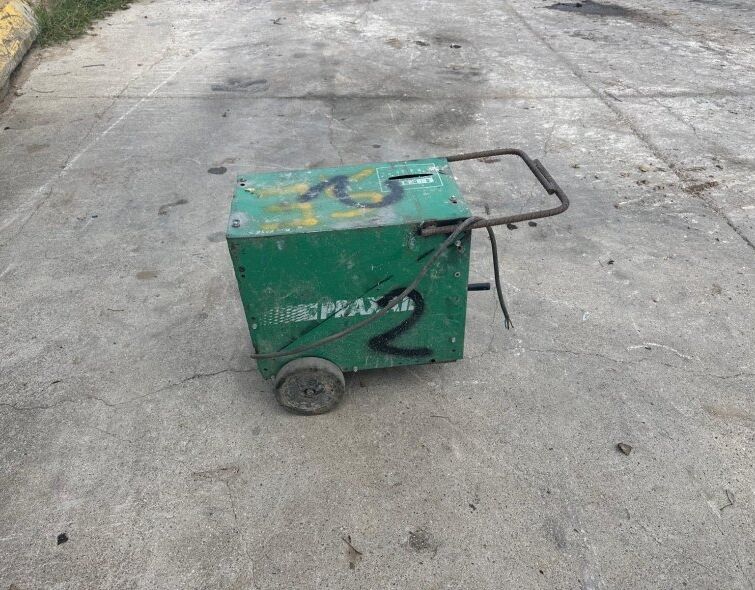 - WELDING MACHINE