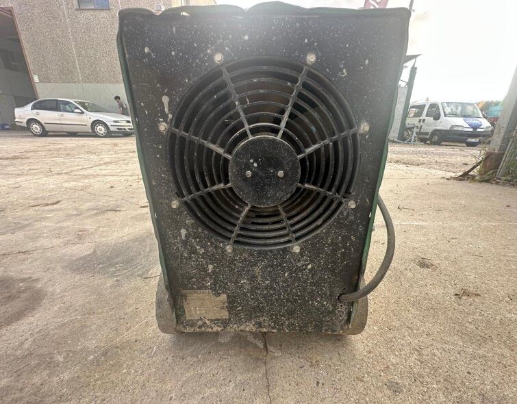 - WELDING MACHINE