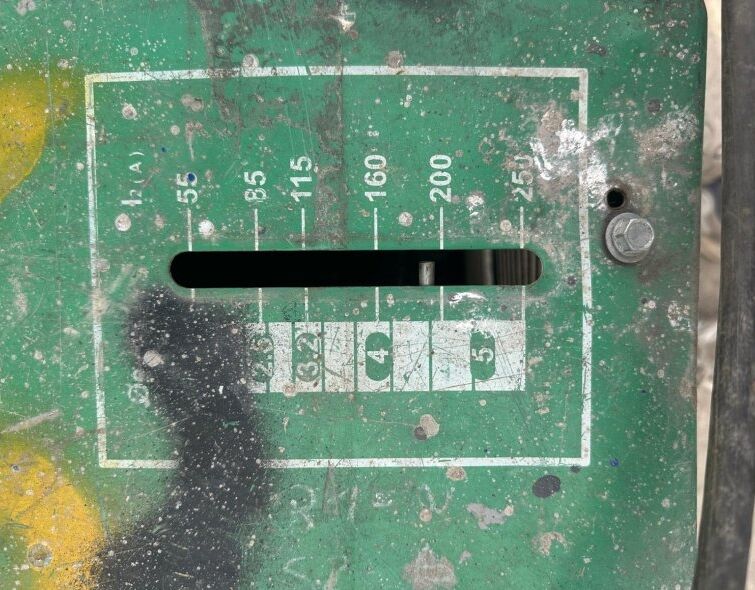 - WELDING MACHINE