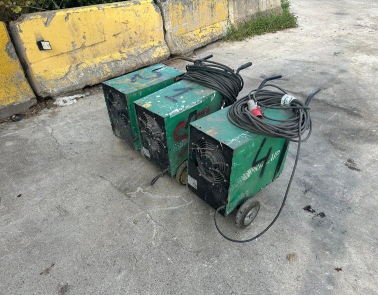 - WELDING MACHINE