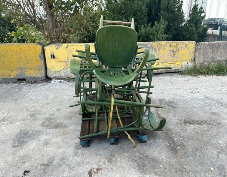 - LOT OF BAR STOOLS