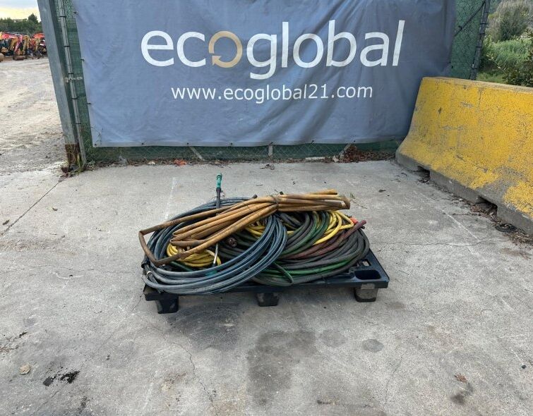 - LOT OF GARDEN HOSES