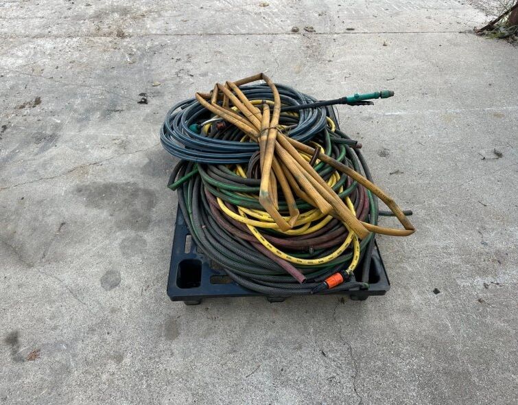 - LOT OF GARDEN HOSES